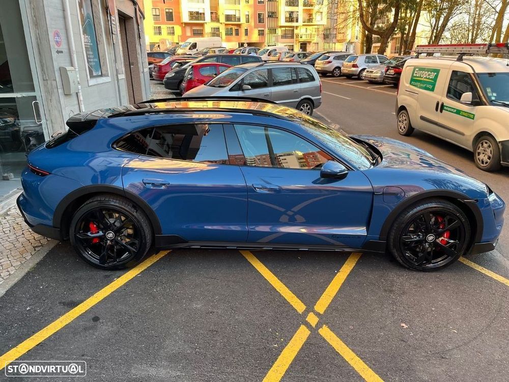 Porsche Taycan Cross Turismo 4S - 6