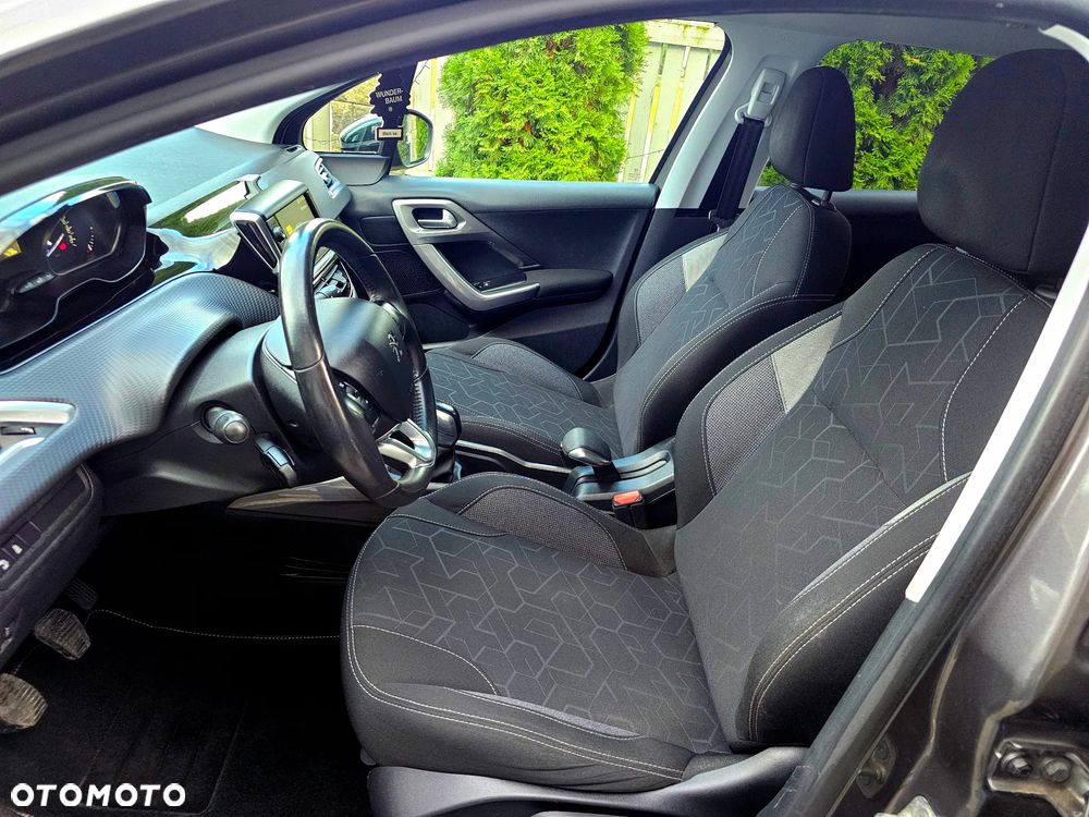 Peugeot 2008 PureTech 82 Style - 22