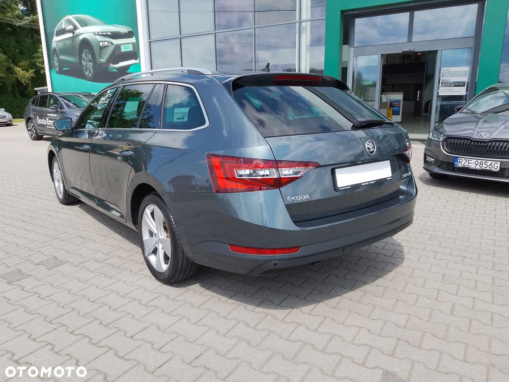 Skoda Superb 1.5 TSI Ambition - 8
