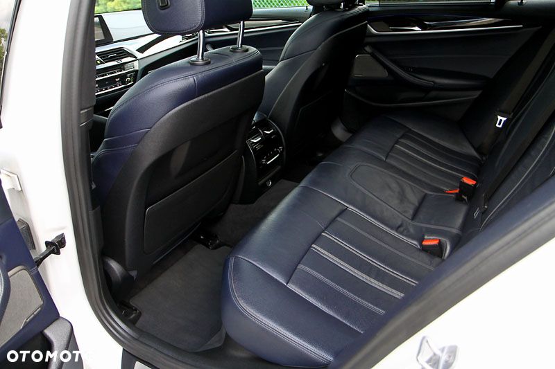 BMW Seria 5 530d xDrive Sport Line - 14