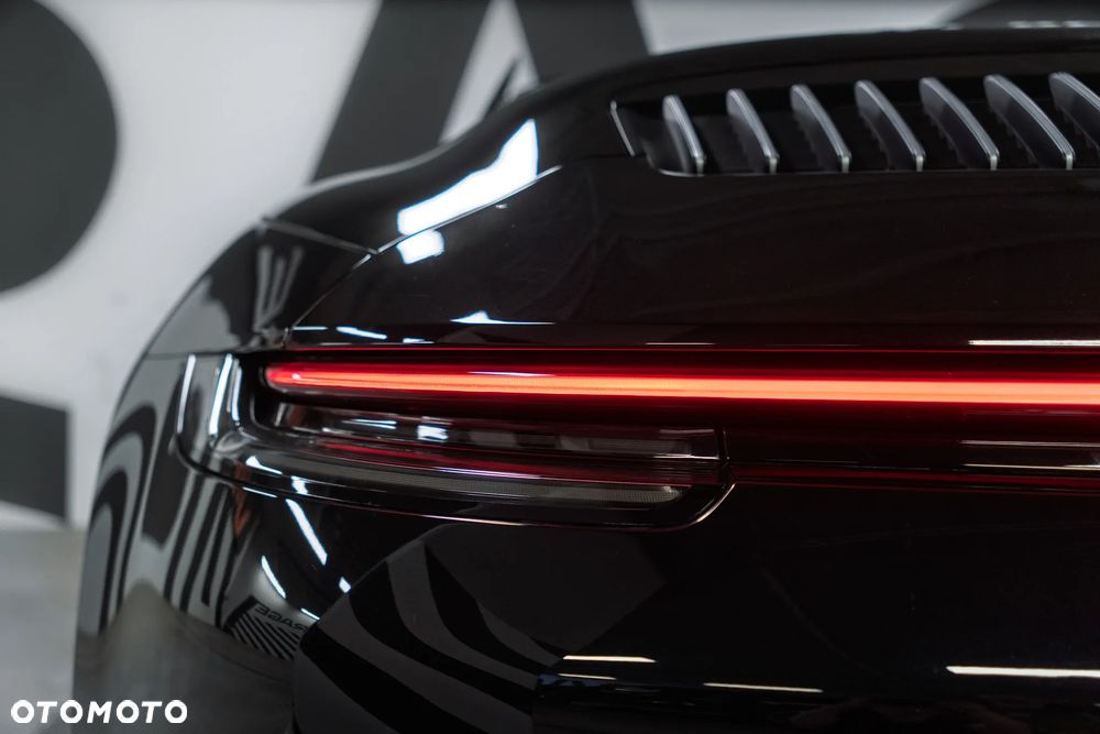 Porsche 911 Carrera 4S - 19