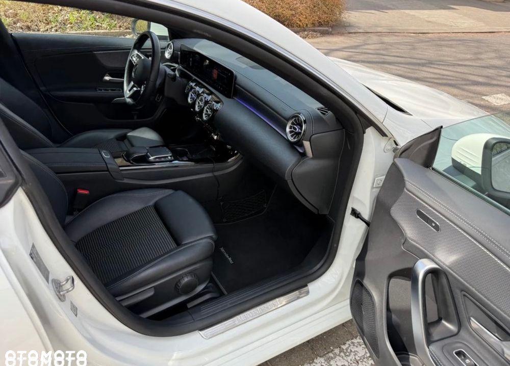 Mercedes-Benz CLA 200 d Progressive 8G-DCT - 5