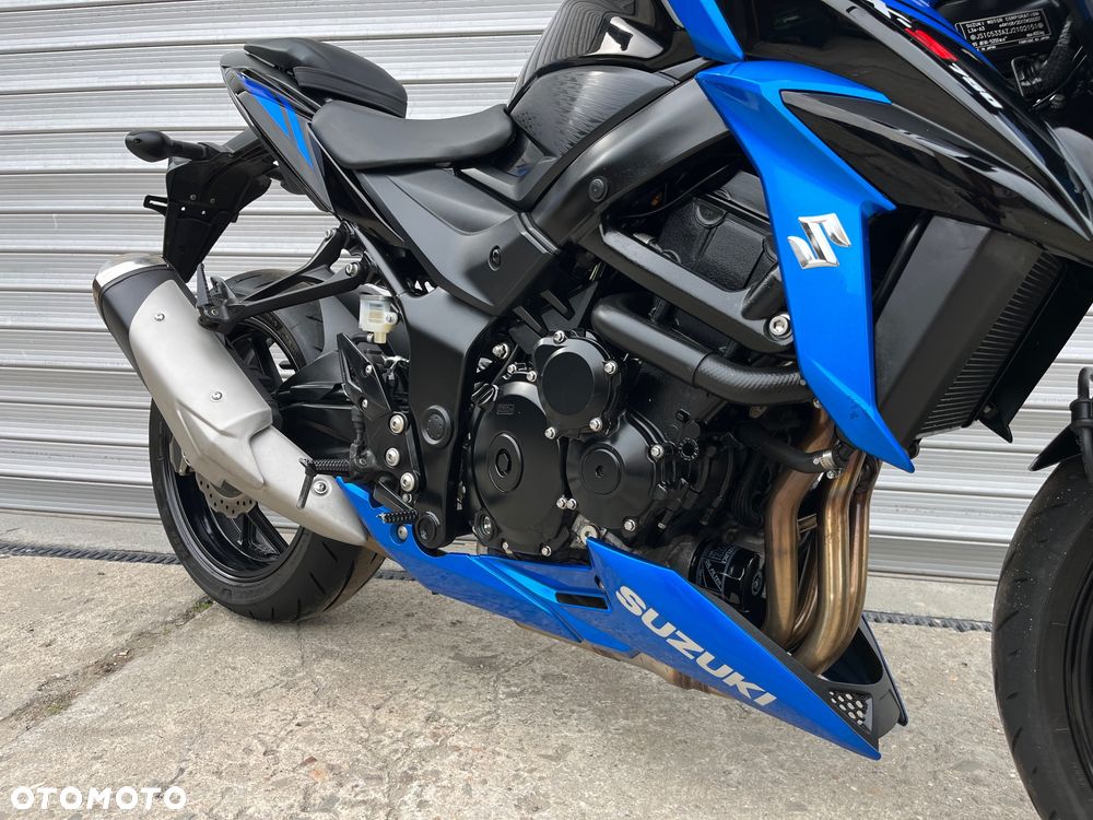Suzuki GSX - 25