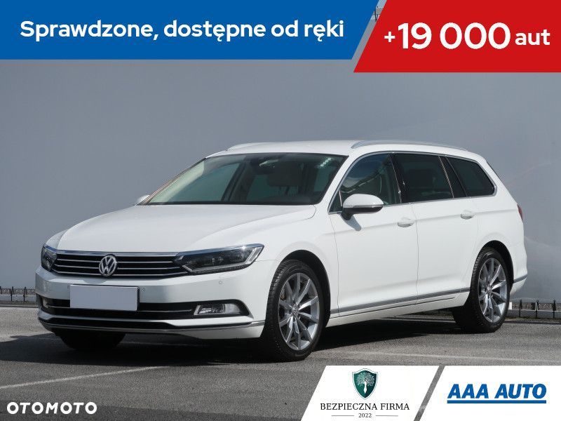 Volkswagen Passat - 1