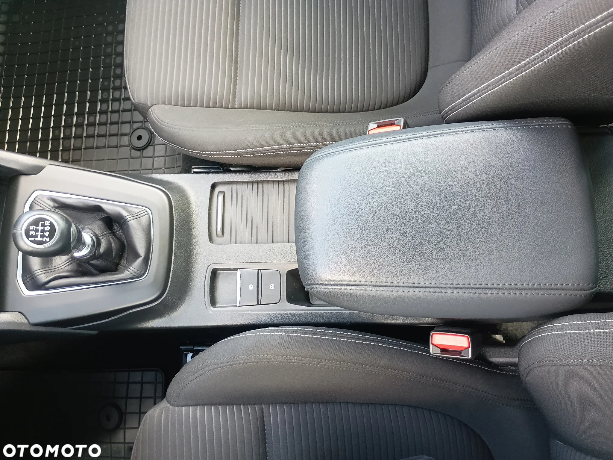 Ford Focus 1.0 EcoBoost Titanium - 25