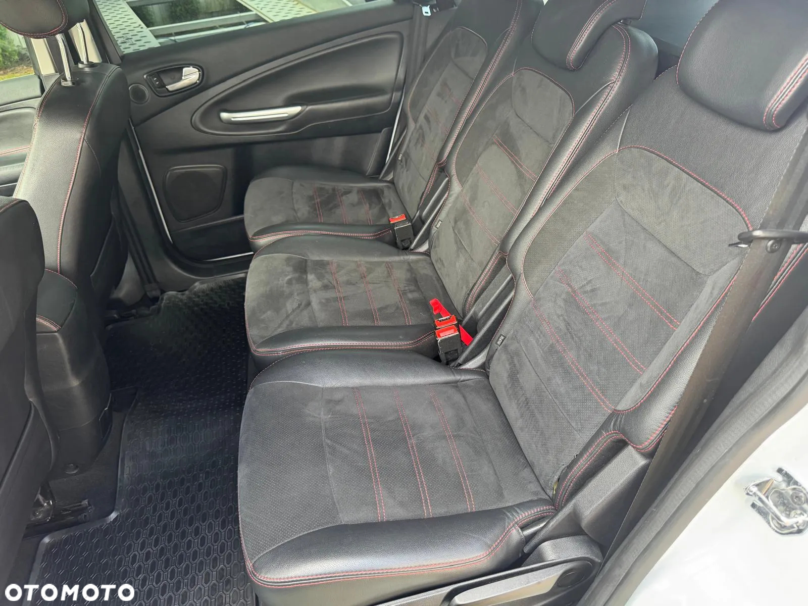 Ford S-Max 2.0 TDCi DPF Titanium - 26
