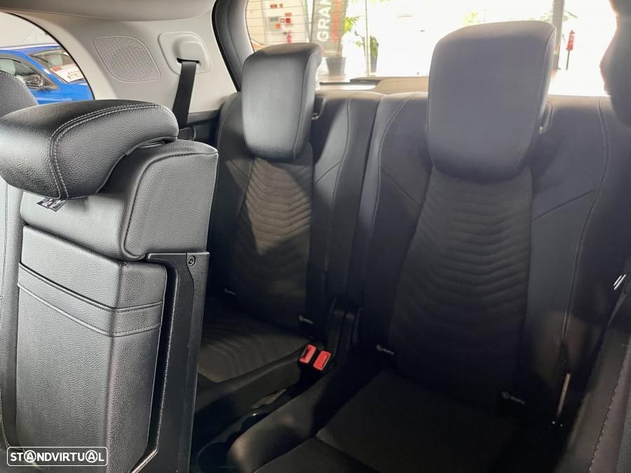 Mercedes-Benz EQB 300 4Matic Progressive - 32