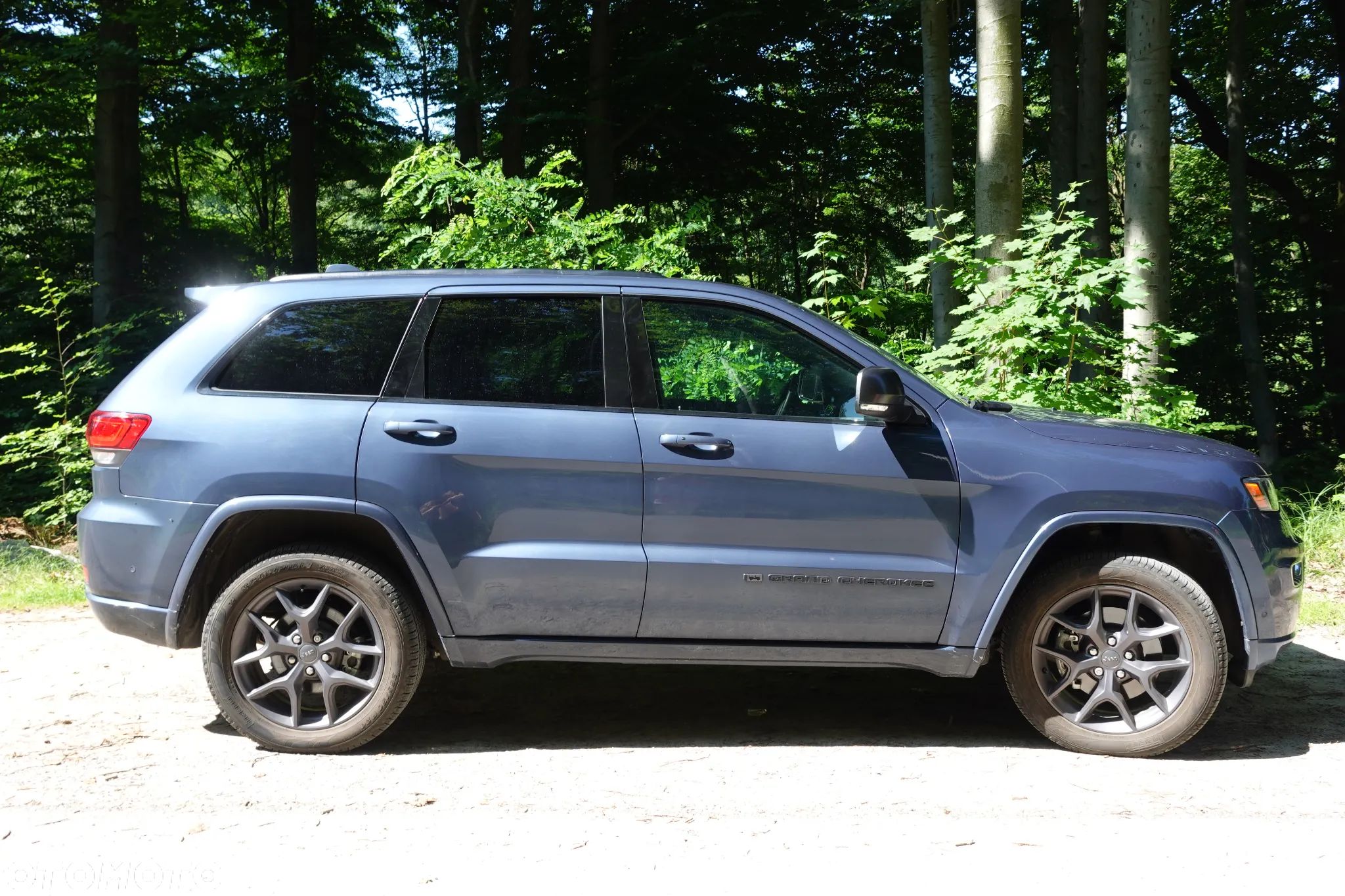 Jeep Grand Cherokee - 1