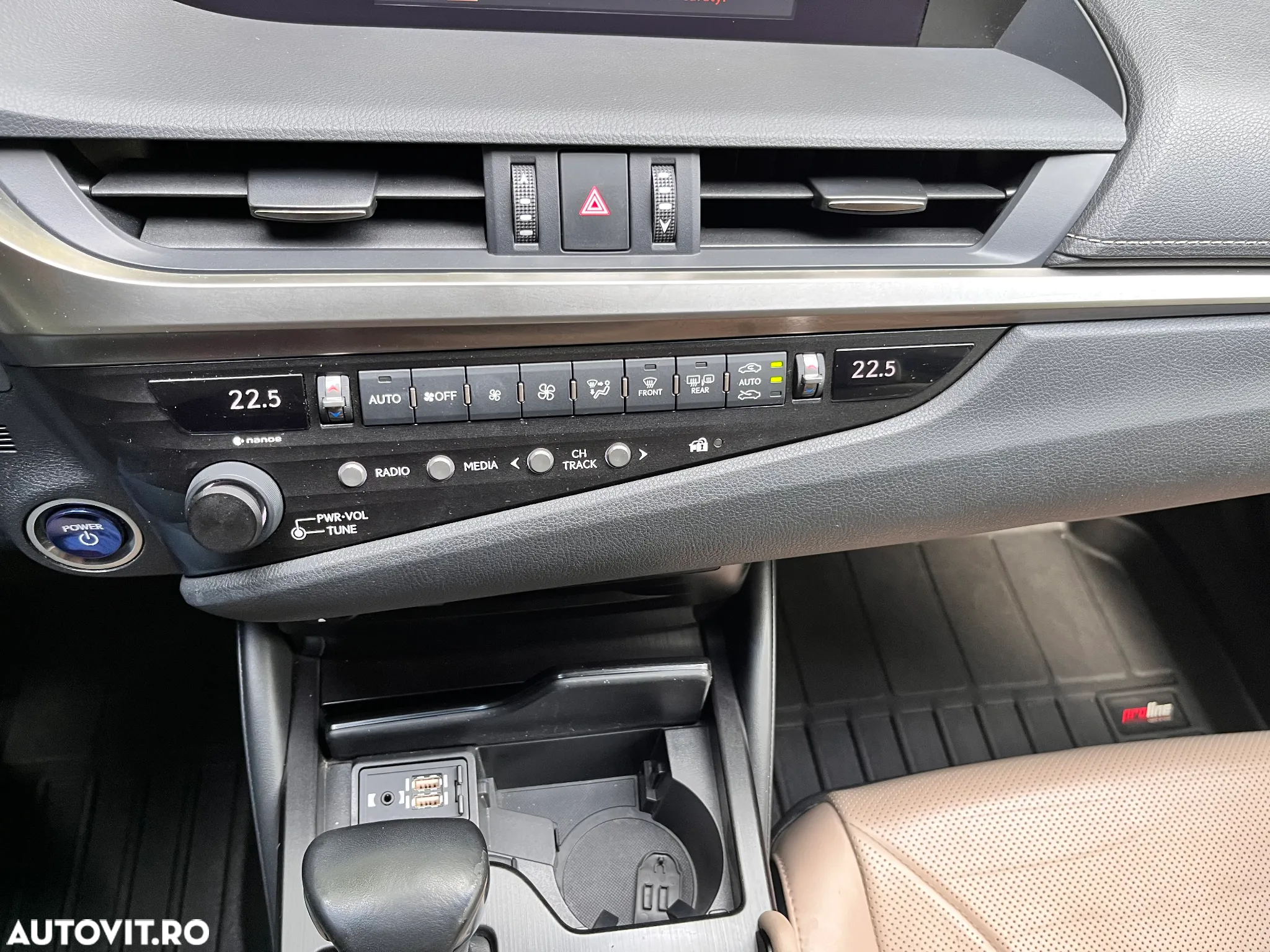 Lexus Seria ES 300h 2.5 TNGA HV 25H- 4X2 CVT Executive - 18
