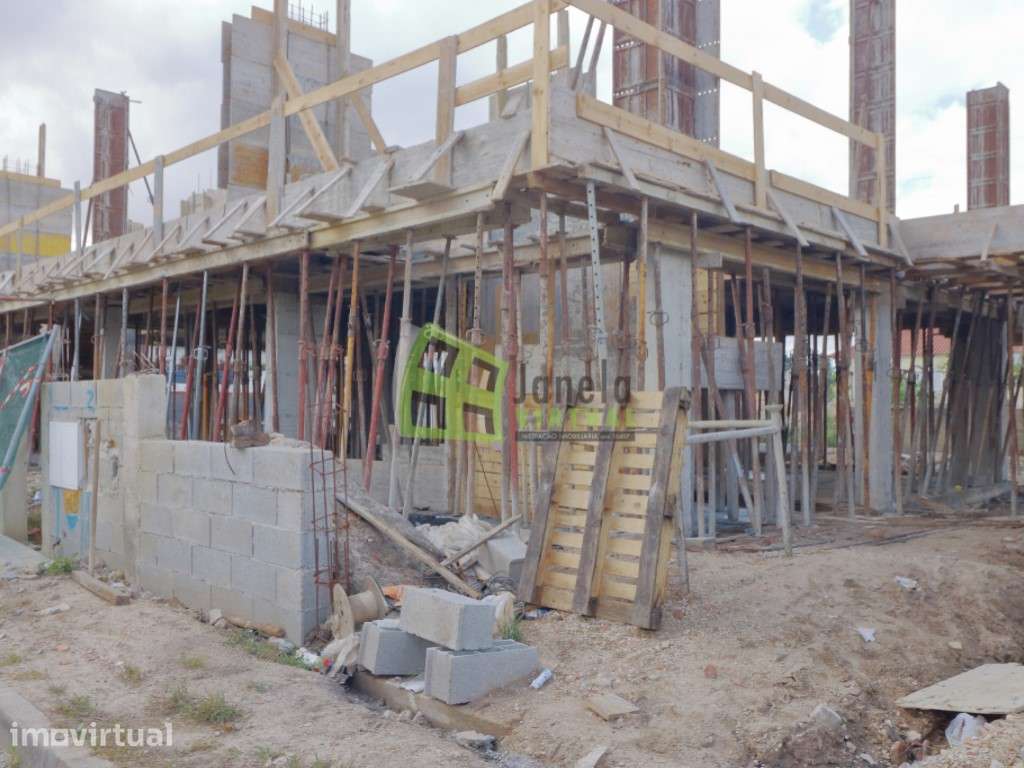 Moradia Geminada T4 com Piscina | Quinta das Laranjeiras, Fernão Ferro - Grande imagem: 5/18