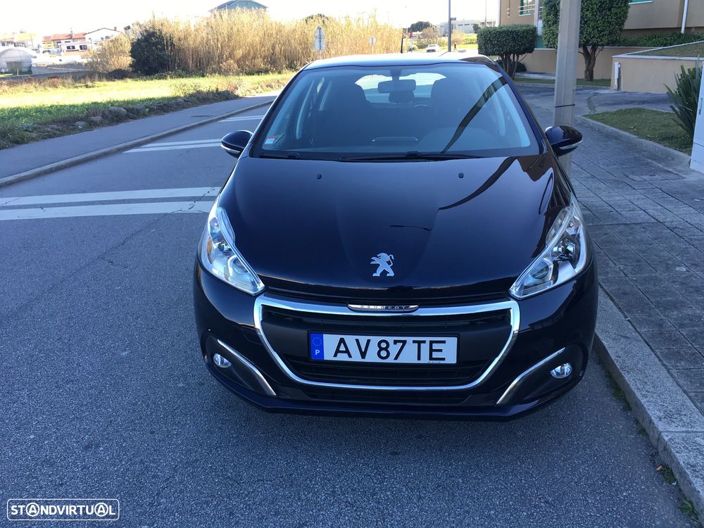 Peugeot 208 - 1