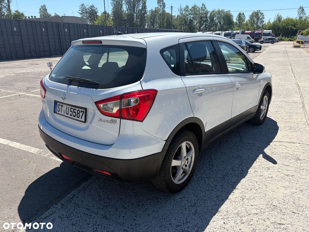 Suzuki SX4 S-Cross 1.0 T Comfort - 23