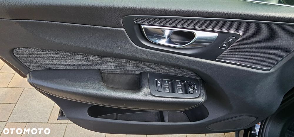 Volvo XC 60 - 24