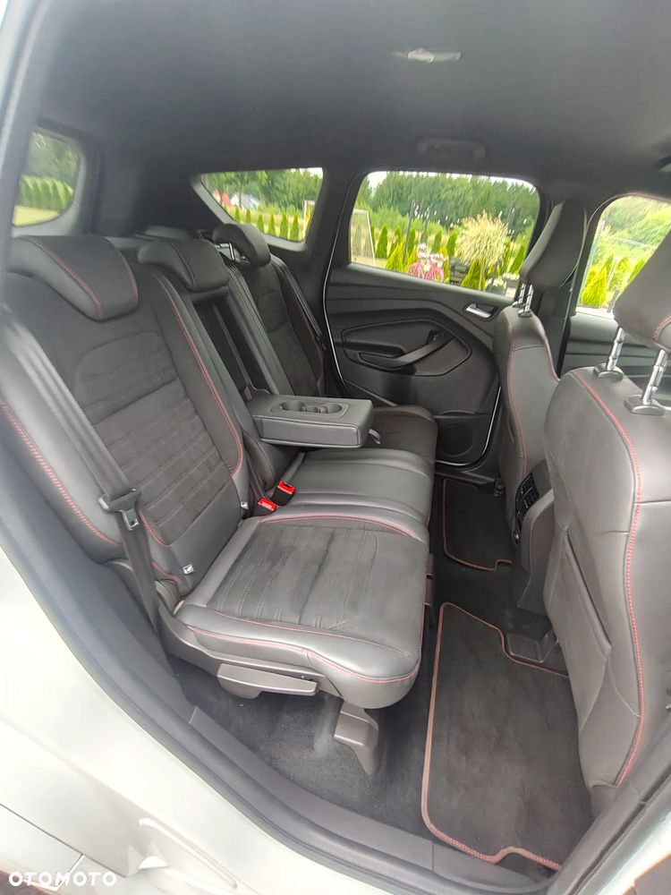 Ford Kuga 1.5 EcoBoost 2x4 ST-Line - 13