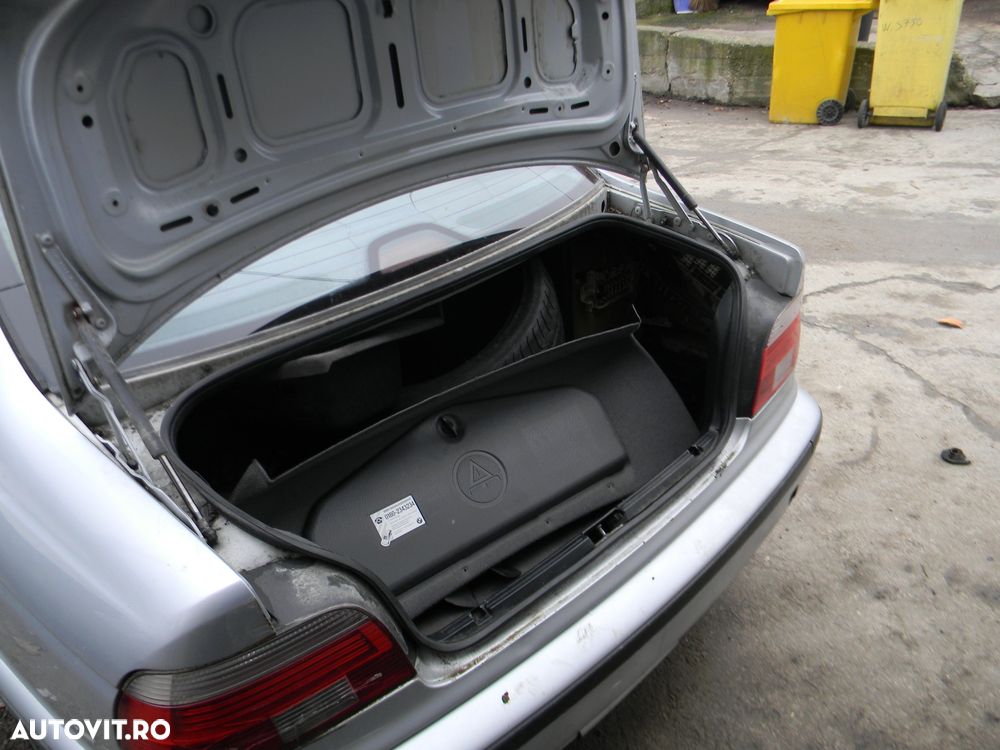 Dezmembrari  BMW 5 (E39)  1995  > 2004 528 i Benzina - 34