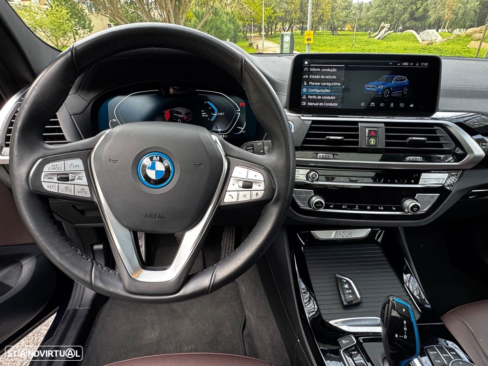 BMW iX3 Inspiring - 10