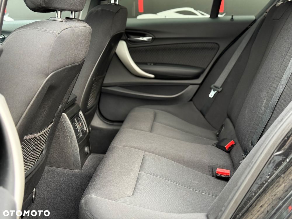 BMW Seria 1 120d Sport Line - 34