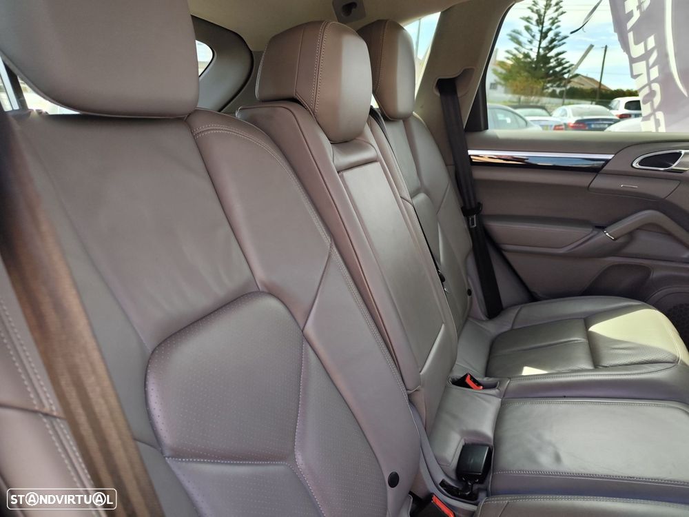 Porsche Cayenne - 28