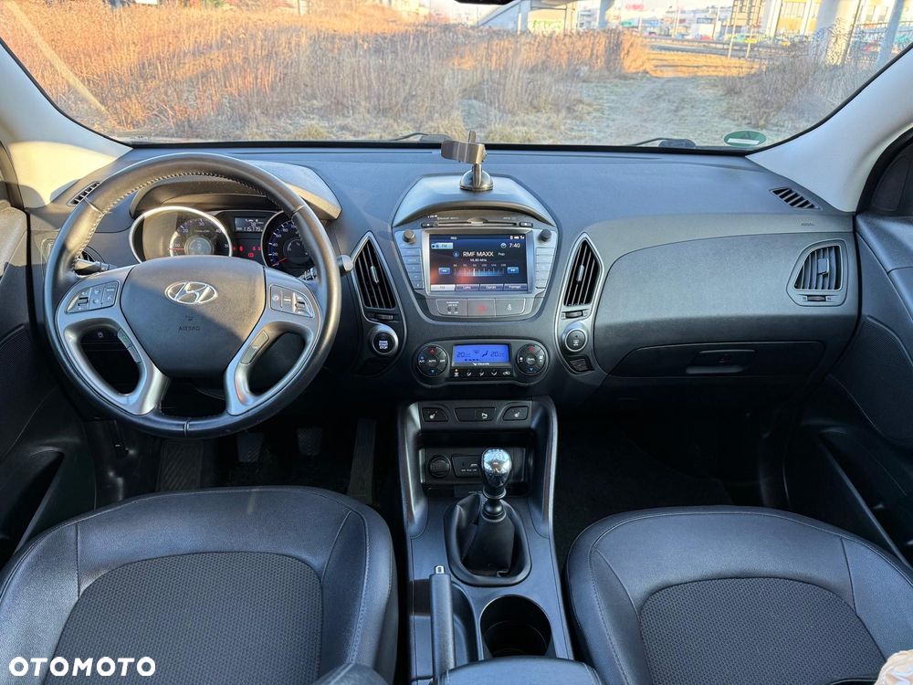 Hyundai ix35 1.7 CRDi 2WD blue Finale Gold - 34