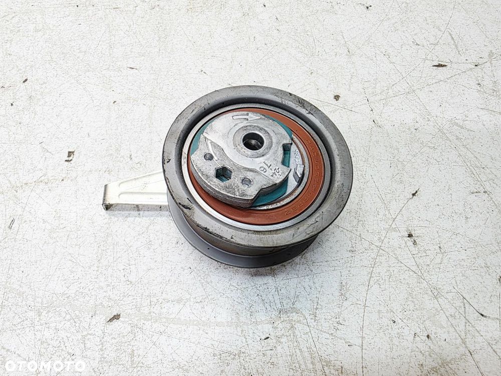 NAPINACZ PASKA ROZRZĄDU ROLKA AUDI VOLKSWAGEN SEAT SKODA 04L109243R - 2