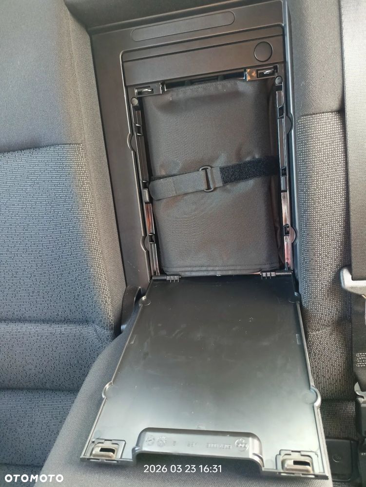 BMW Seria 3 318d DPF - 9