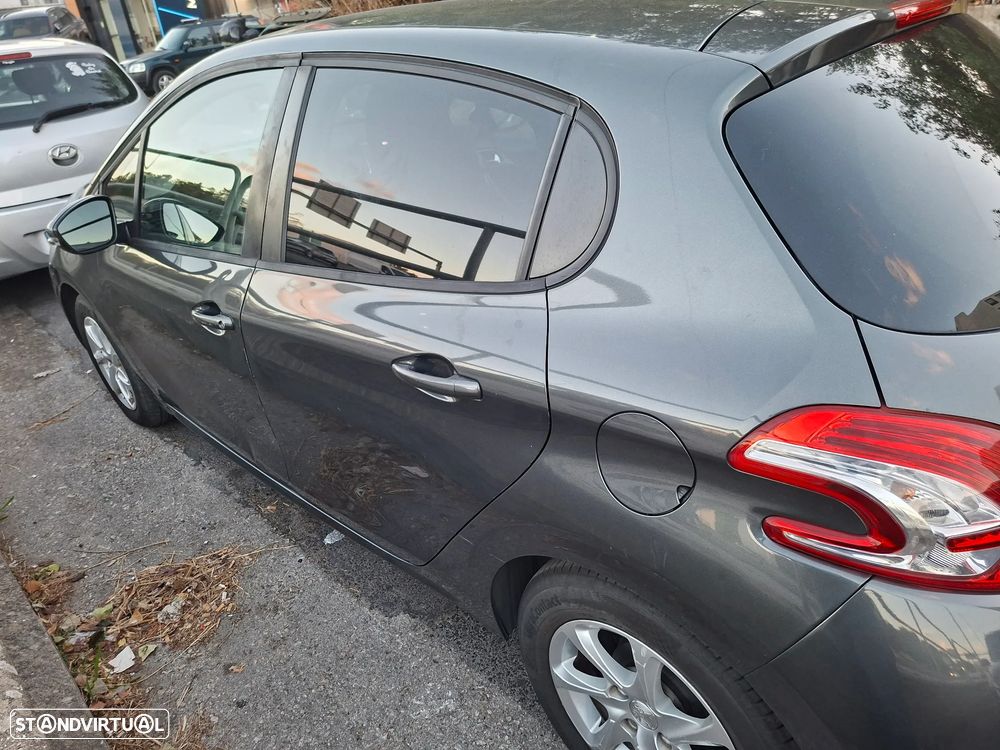 Peugeot 208 1.2 VTi Active — photo 5