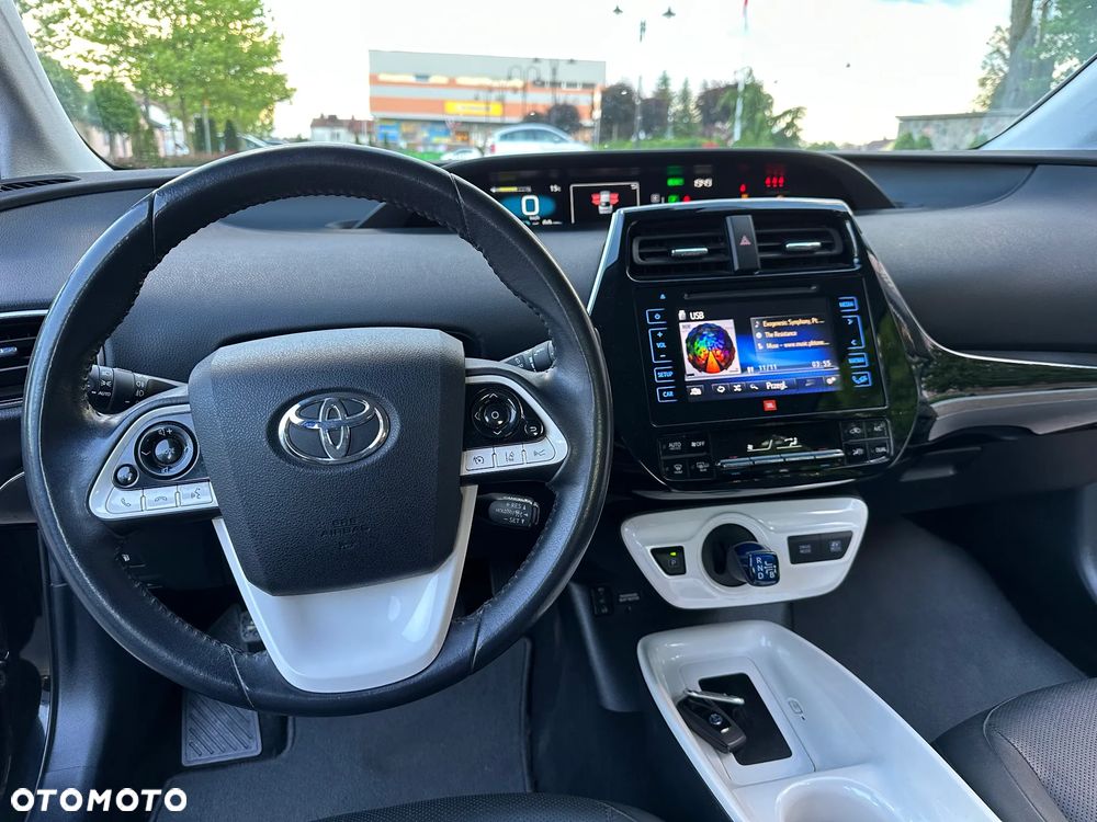 Toyota Prius 1.8 Hybrid Prestige - 17
