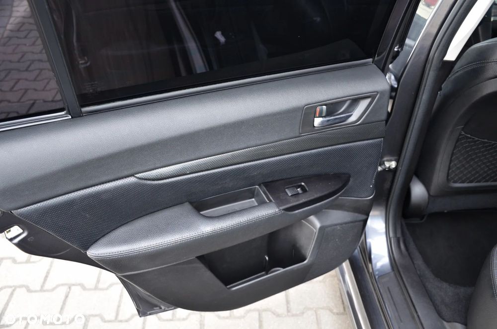 Subaru Legacy 2.5i GT - 26