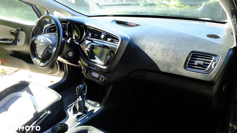 Kia Ceed - 24