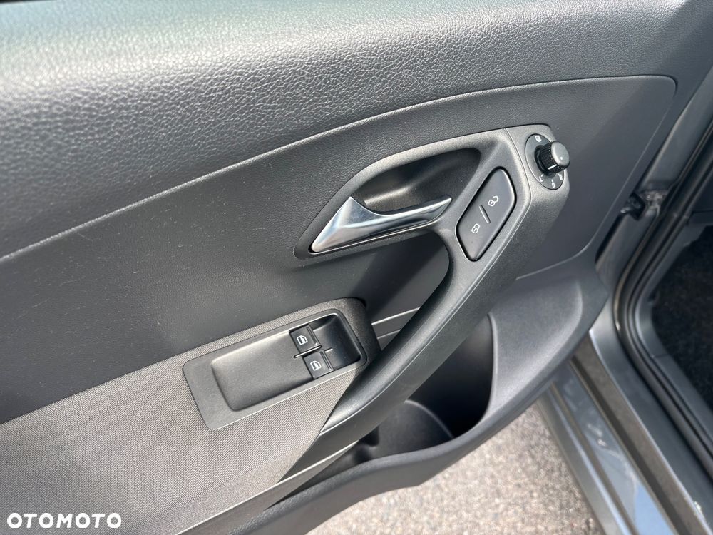 Volkswagen Polo - 8