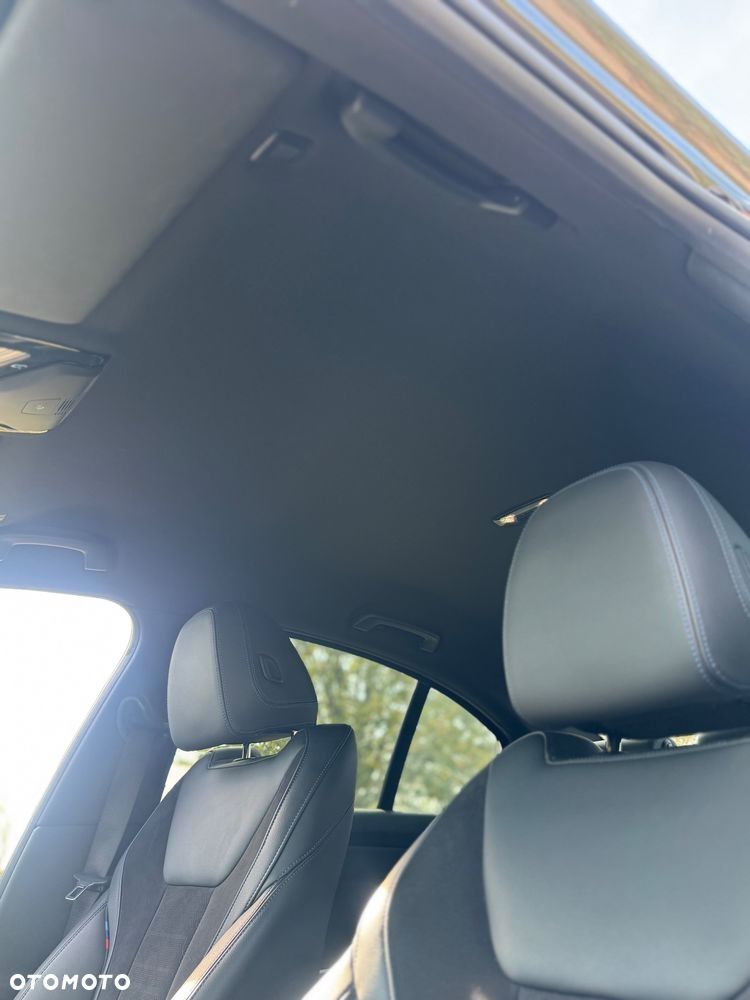 BMW Seria 3 330i M Sport - 32