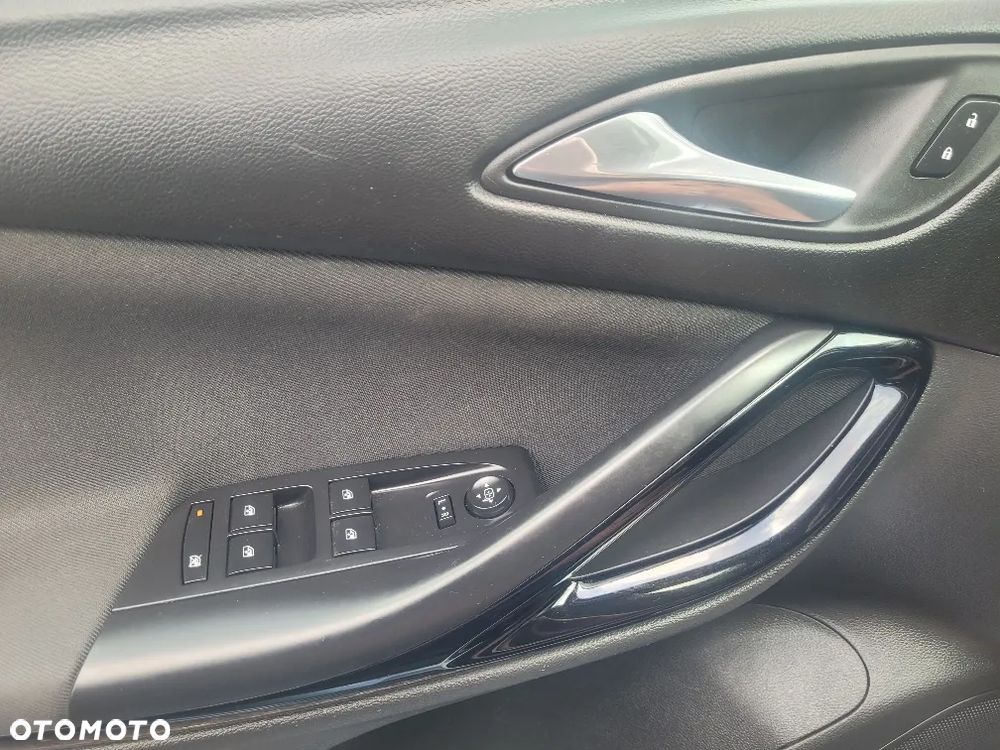 Opel Astra 1.4 Turbo Start/Stop Dynamic - 12