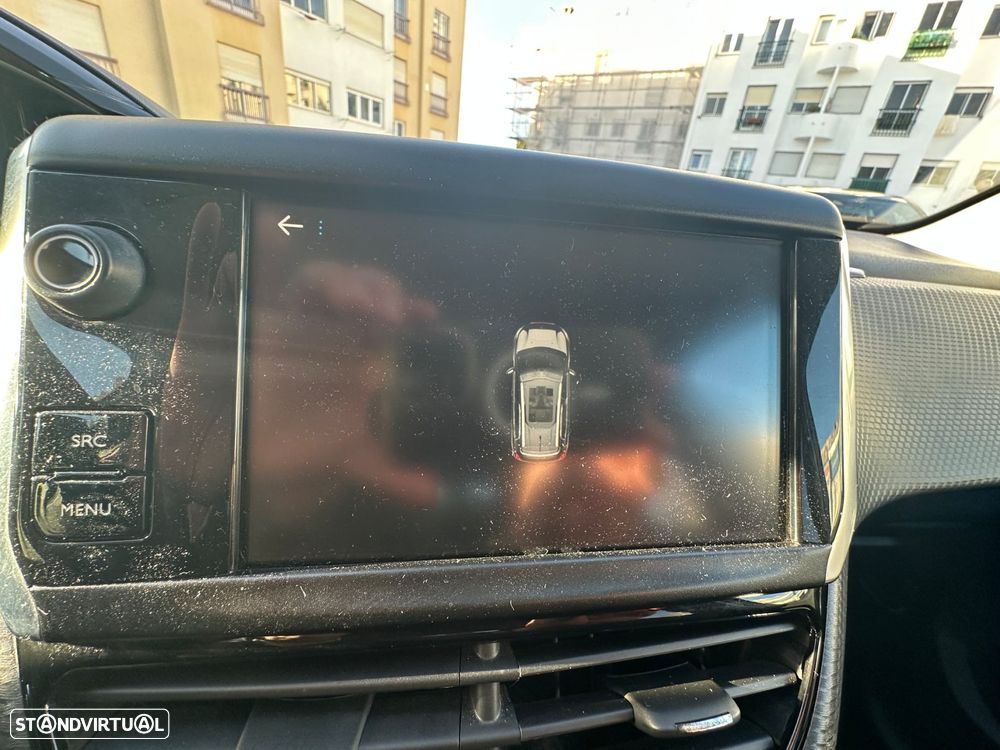 Peugeot 2008 1.2 PureTech Signature - 20