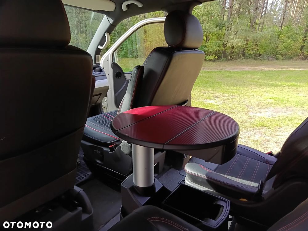 Volkswagen Multivan - 11