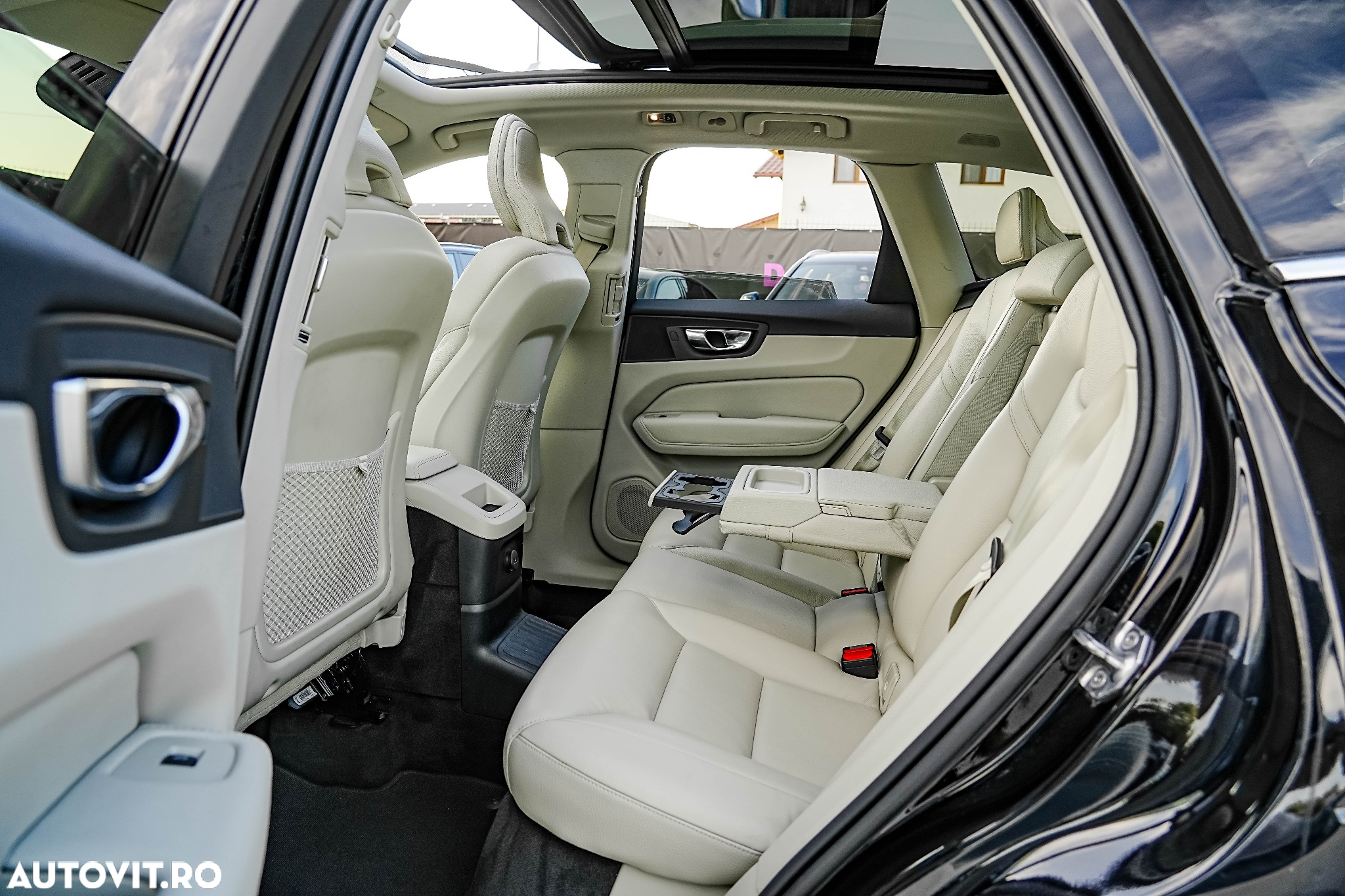Volvo XC 60 T6 AWD Recharge Geartronic Inscription - 17