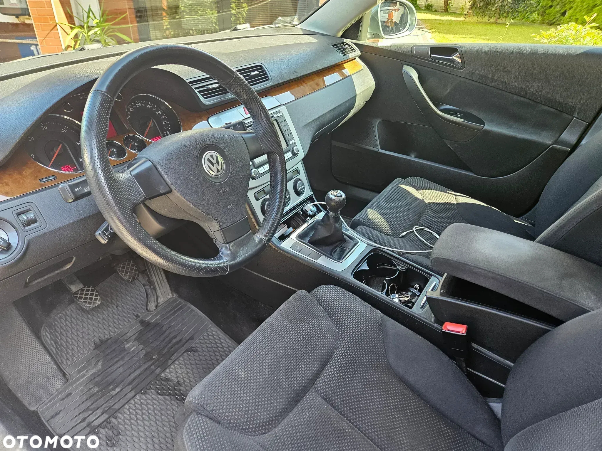 Volkswagen Passat 2.0 TDI Comfortline - 8