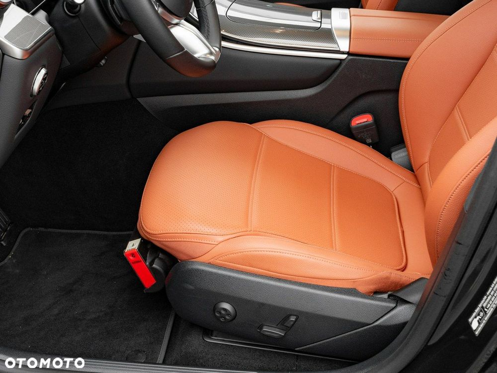 Mercedes-Benz GLC - 13