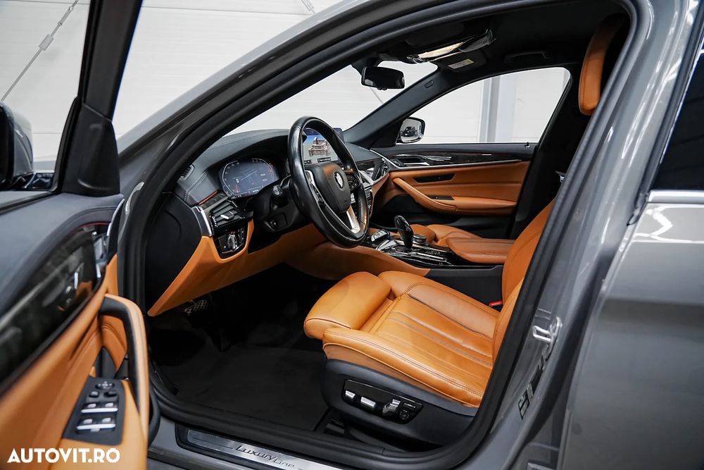 BMW Seria 5 530i Aut. Luxury Line - 15