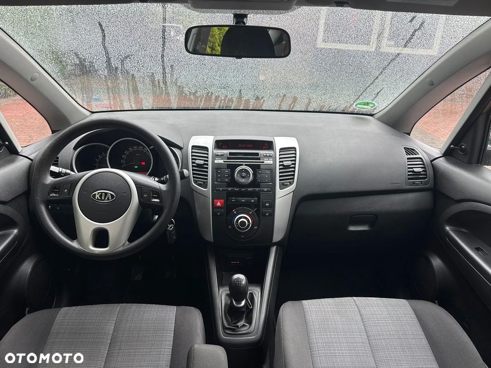 Kia Venga - 8