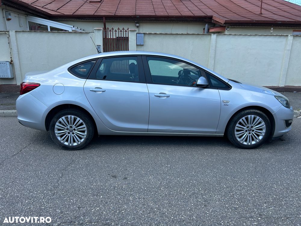 Opel Astra 1.4 ECOTEC Essentia - 10