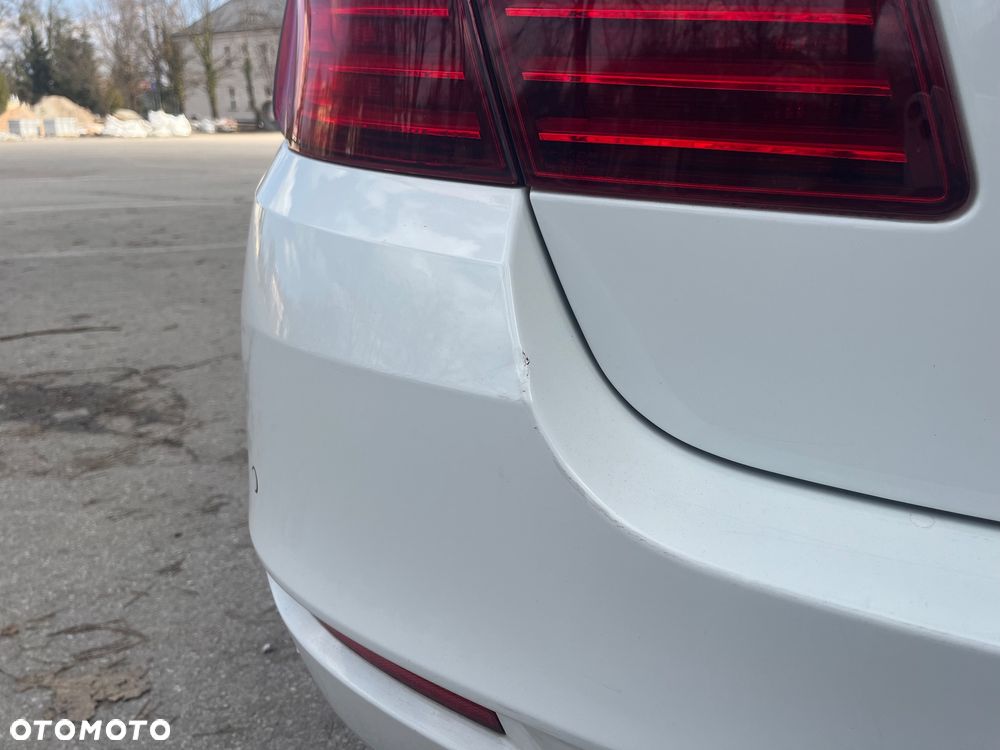 BMW Seria 5 518d - 32