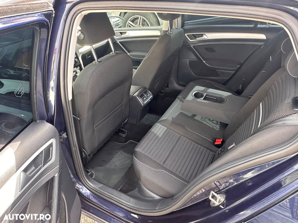 Volkswagen Golf 1.6 TDI BlueMotion Technology DSG Trendline - 12