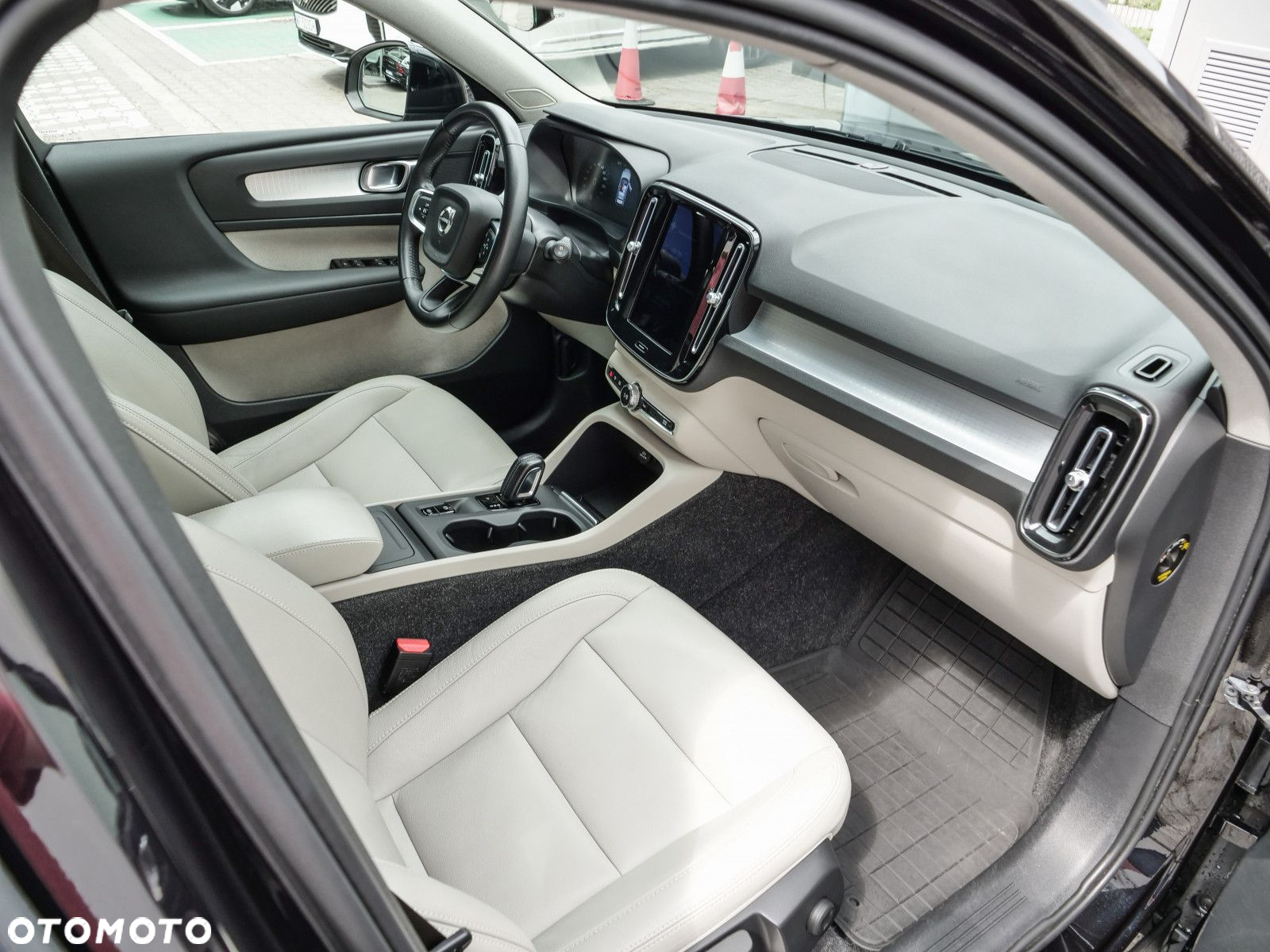 Volvo XC 40 - 29