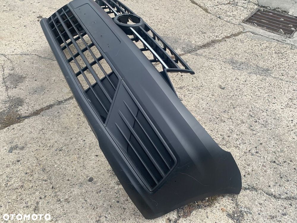 VW CADDY 15- zderzak przód 2K5807221J - 3