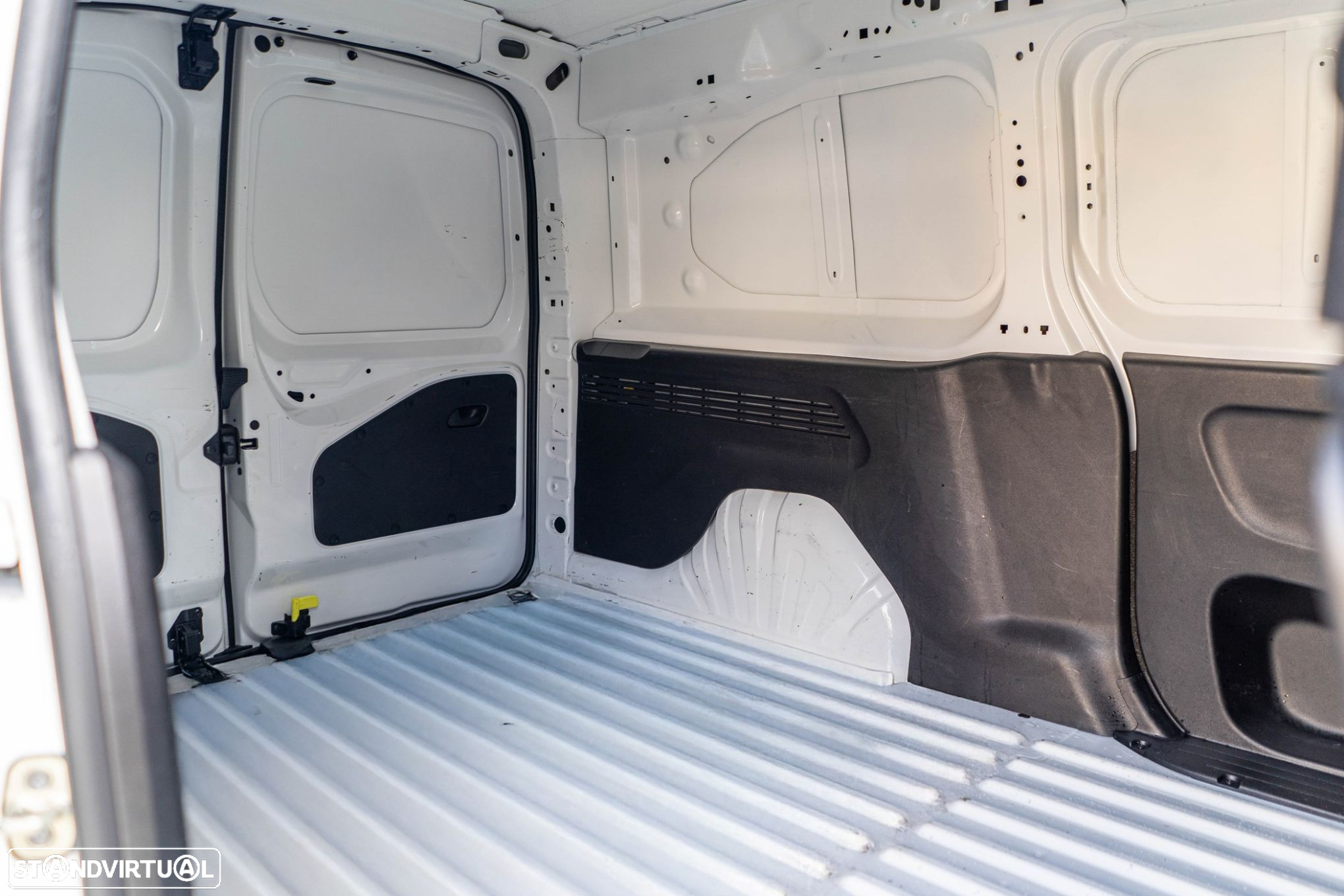 Citroën Berlingo 1.6 BlueHDi L2 Club 3L - 25