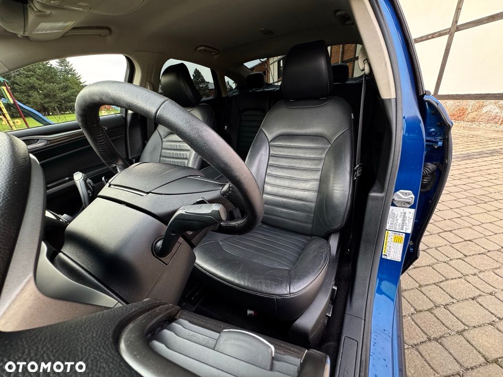 Ford Fusion 2.0 EcoBoost Titanium - 23