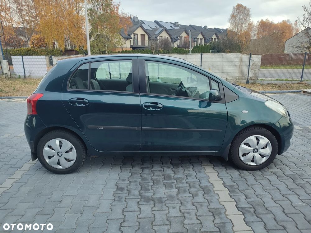 Toyota Yaris 1.3 Sol - 4