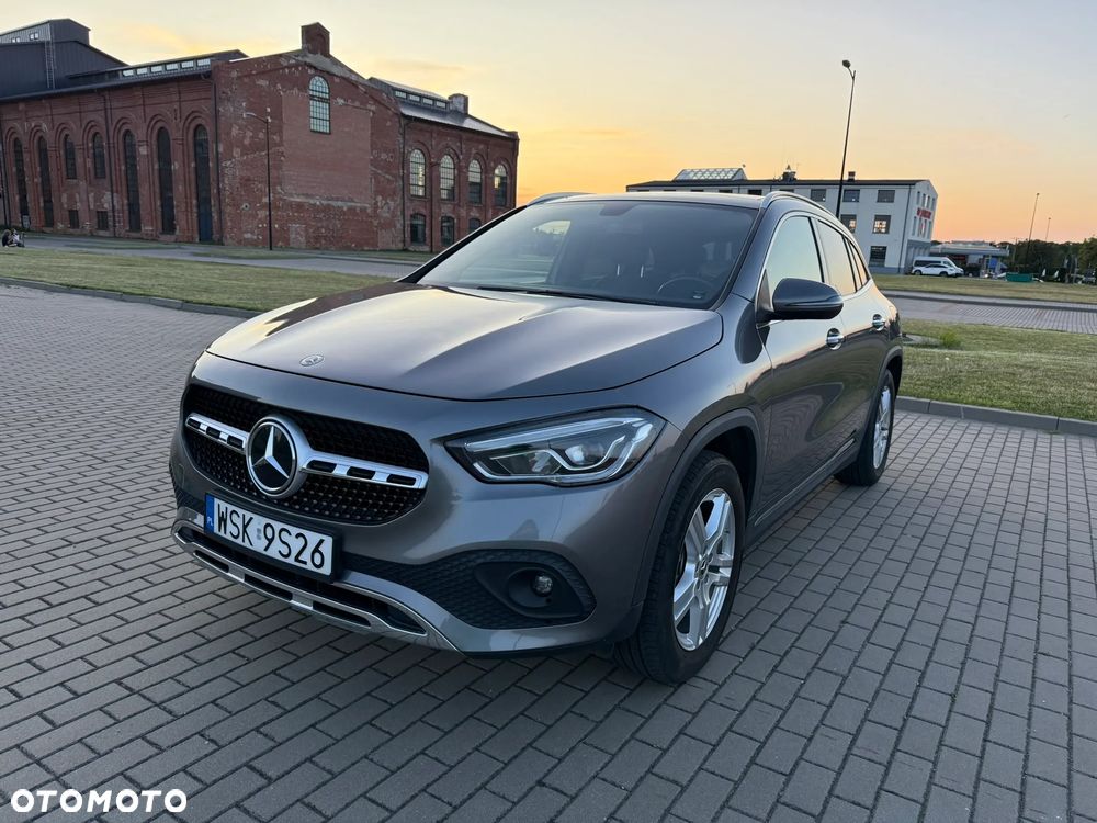 Mercedes-Benz GLA - 4