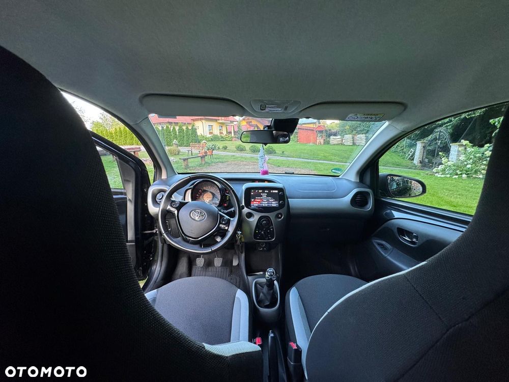 Toyota Aygo x mit x-business Paket - 18