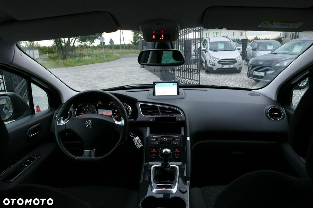 Peugeot 3008 1.2 PureTech GPF Allure S&S - 6